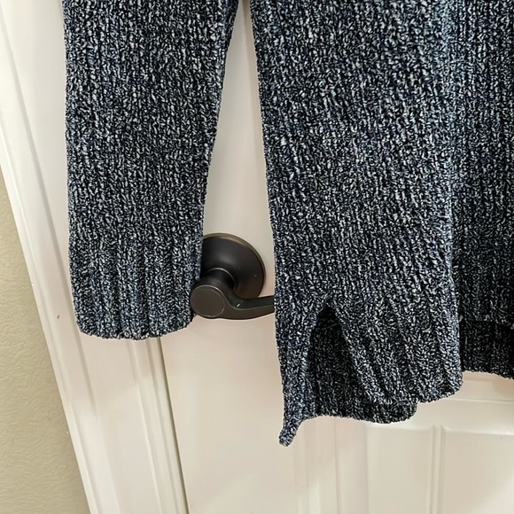 ORVIS navy blue and white chenille sweater.  M - Picture 3 of 5